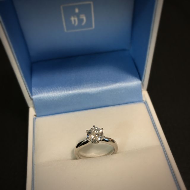 【GALA JEWELRY(ガラジュエリー)の口コミ】 ハイブランドを検討していましたが、小さなダイヤでは物足りず問屋系を検…