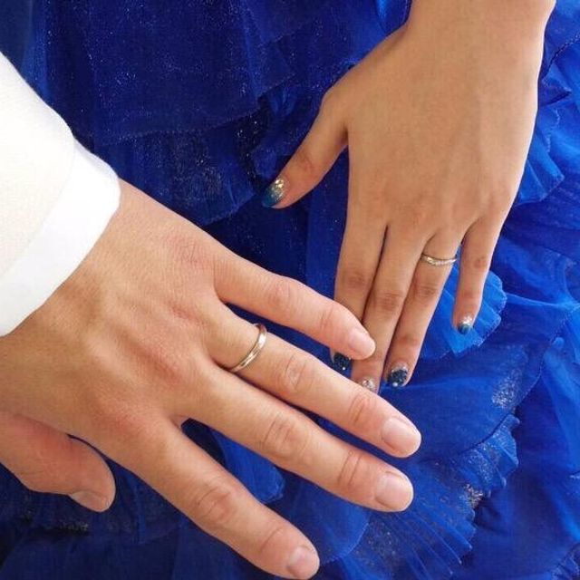 【4℃ BRIDAL(ヨンドシーブライダル)の口コミ】 1番は、当時の私達にとって丁度良い価格だったからです。
どんなに気に入…