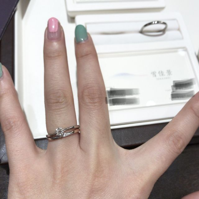 【俄(にわか)の口コミ】 コンセプトがある指輪で物語性がありました。
ペアのセットでつけてもいい…