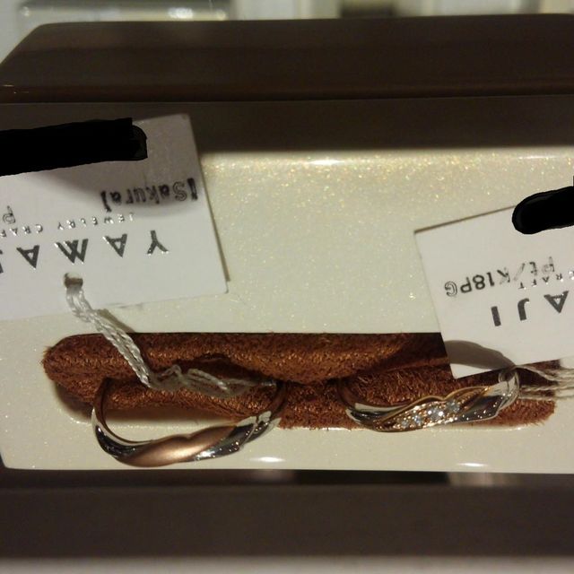 【ジュエリークラフトYAMAJIの口コミ】 素材はプラチナでダイヤの周りのところはピンクゴールド。素材は自分の好…