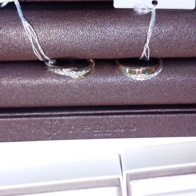 【アイプリモ(I-PRIMO)の口コミ】 ゴージャスにあしらわれたダイヤに、個性的なデザインが気になりました。…