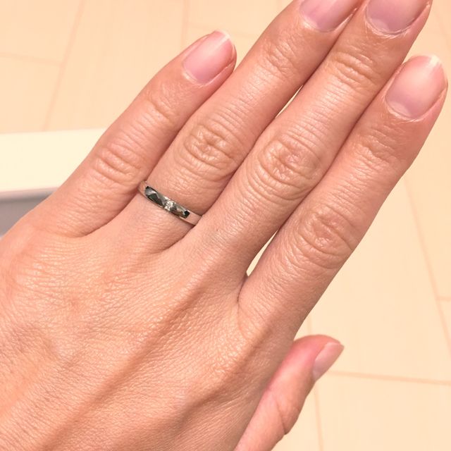 【ギンザタナカブライダル(GINZA TANAKA BRIDAL)の口コミ】 シンプルなプラチナリングが良かったので、いくつか試着させてもらいまし…