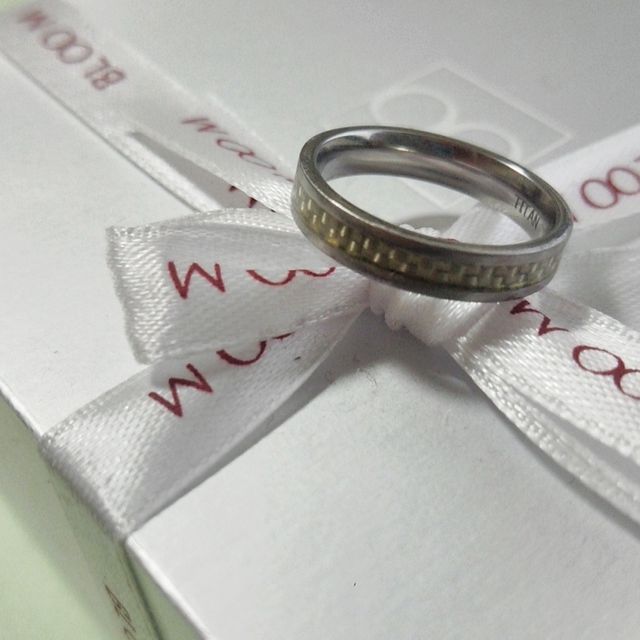 【BLOOM(ブルーム)の口コミ】 金属アレルギーのため、結婚指輪の代わりに何か違った記念の物を買おうと…