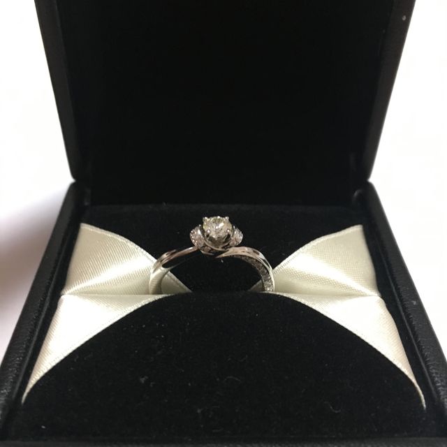 【エクセルコダイヤモンド(EXELCO DIAMOND)の口コミ】 予算に合わせてか、本来のダイヤモンドの価格より、お安めの価格でご提供…