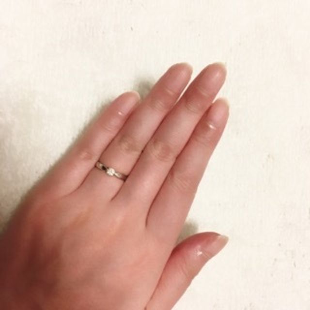 【ティファニー(Tiffany & Co.)の口コミ】 色々悩んだのですが
デザインがシンプルな物が良かったこと。
プラチナの…