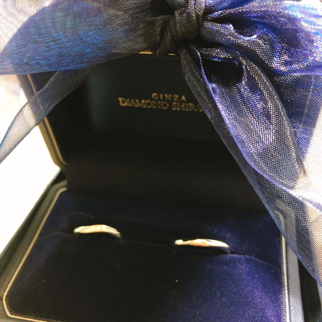 【銀座ダイヤモンドシライシの口コミ】 デザインも価格帯も私たちにぴったりなものでした。結婚指輪がウェーブな…