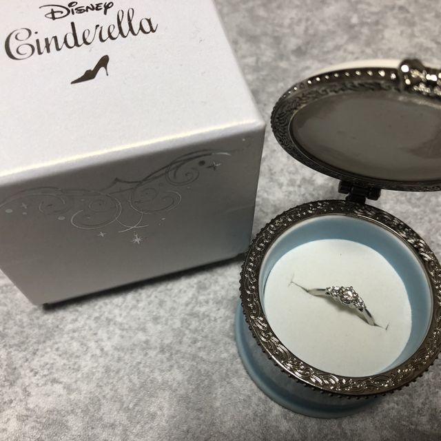 【Disney Cinderella(ディズニー シンデレラ)の口コミ】 シンデレラが大好きだったのとデザインがシンプルで可愛くて気に入ったの…