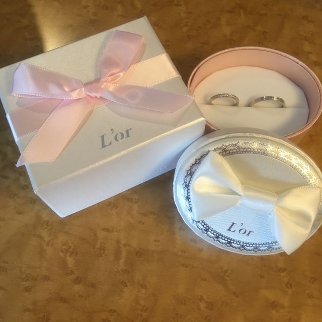【L'or(ロル)の口コミ】 試着をして、直感で気に入ったものを選びました。ダイヤの輝き、指輪の太…