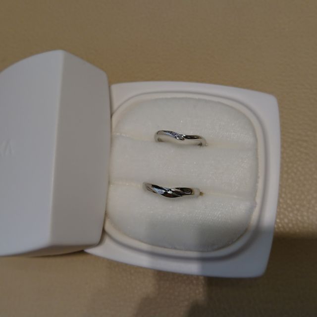 【俄(にわか)の口コミ】 希少なピンクのダイヤを使用していたから。凝ったデザインで他のブランド…