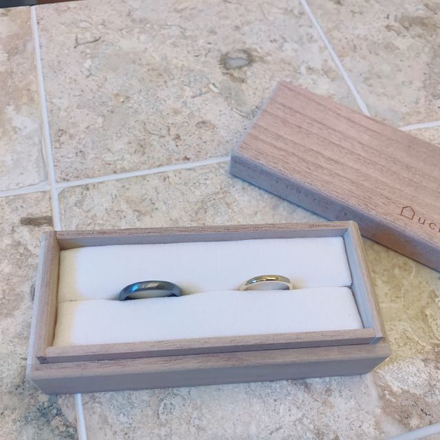 【uchimari(ウチマリ)の口コミ】 カジュアルだけど結婚指輪と分かるようなデザインを探し求めていました。…