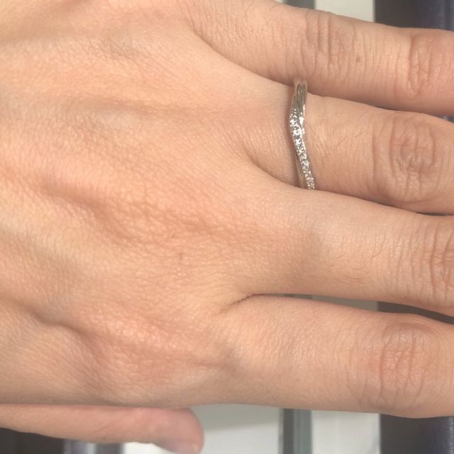 【銀座ダイヤモンドシライシの口コミ】 指輪の重ね付けをしても、また一つでも魅力的なデザインの指輪を探してお…