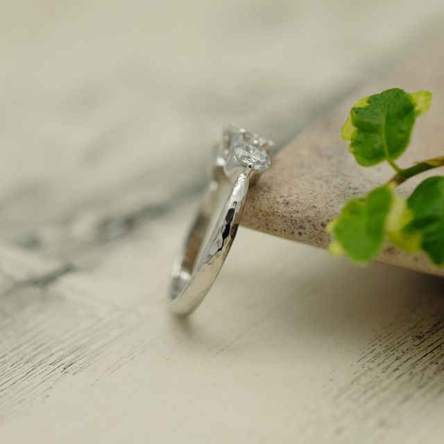 【サロン・ド・ルシェルの口コミ】 母から譲ってもらったダイヤをリフォームして婚約指輪にしたので、ダイヤ…