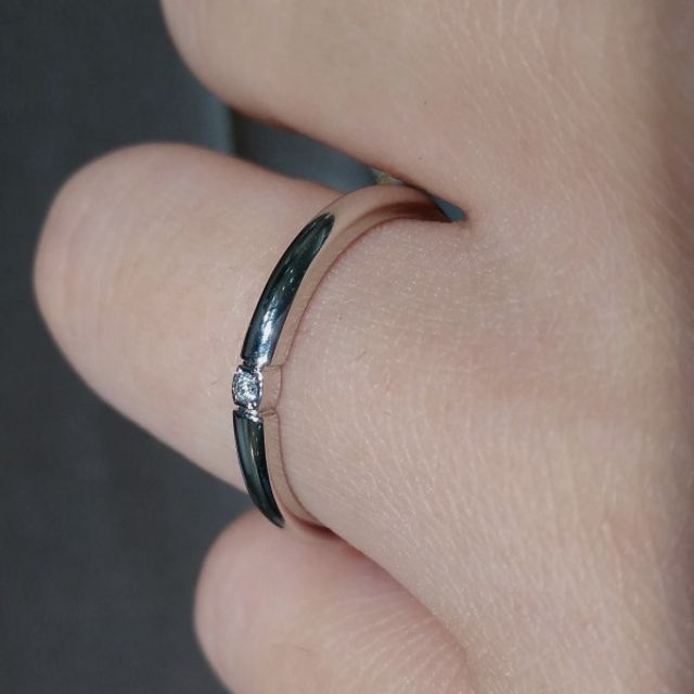 【アイプリモ(I-PRIMO)の口コミ】 シンプルですが、細身のラインが繊細で上品な感じがあります。またあまり…