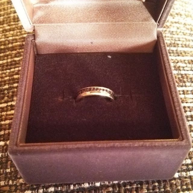 【ブシュロン(BOUCHERON)の口コミ】 決め手はデザイン性です。手持ちのフルエタニティリングがあったので、そ…