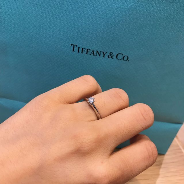 【ティファニー(Tiffany & Co.)の口コミ】 婚約指輪は彼からのサプライズでしたが、以前からティファニーへの憧れを…