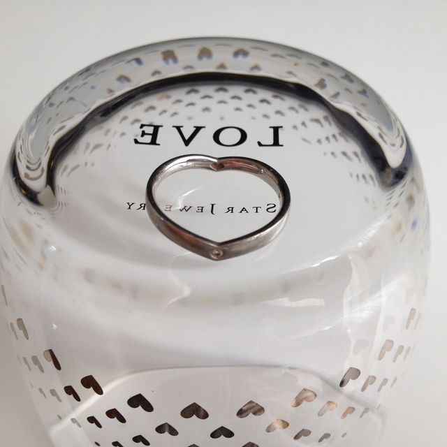 【STAR JEWELRY(スタージュエリー)の口コミ】 普段、身に付けるので、シンプルかつ邪魔にならず、女性らしいデザインを…