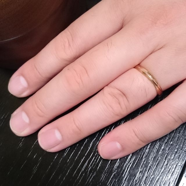 【COLANY(コラニー)の口コミ】 他にはないデザインに惹かれました。ピンクゴールドで温かみもありつつゴ…