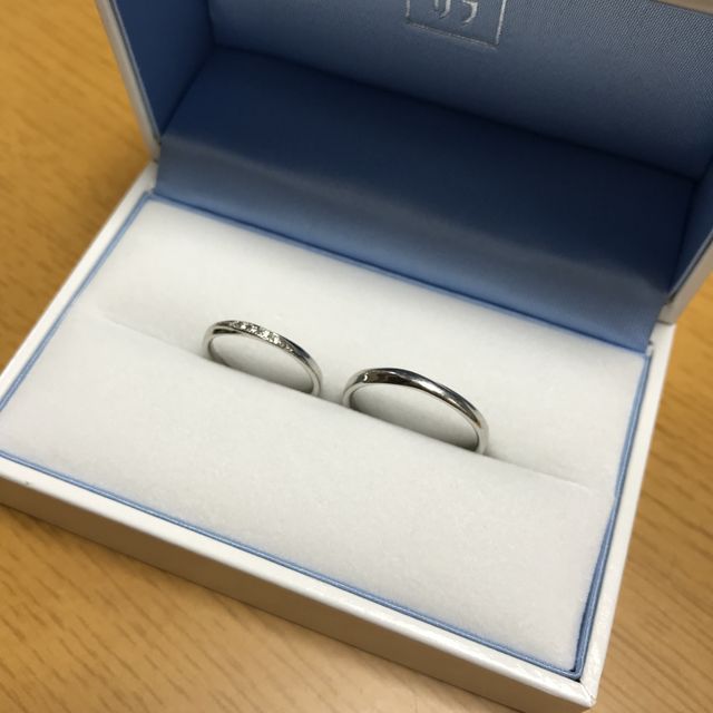 【GALA JEWELRY(ガラジュエリー)の口コミ】 婚約指輪を購入した店舗で同時に結婚指輪も購入。
決算時期で半額となって…