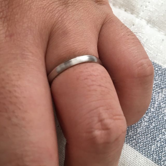 【アイプリモ(I-PRIMO)の口コミ】 あまり光り輝く指輪は好みではなく、どうしようと思っていた所、こちらの…