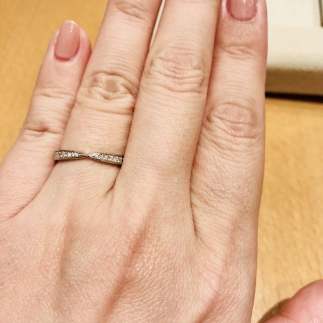 【ギンザタナカブライダル(GINZA TANAKA BRIDAL)の口コミ】 同じようなデザインで他のブランドとも何件も比べて迷いましたが、店舗の…