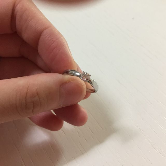 【ティファニー(Tiffany & Co.)の口コミ】 婚約指輪として購入しました
セッティングとハーモニーで迷いましたが
普…