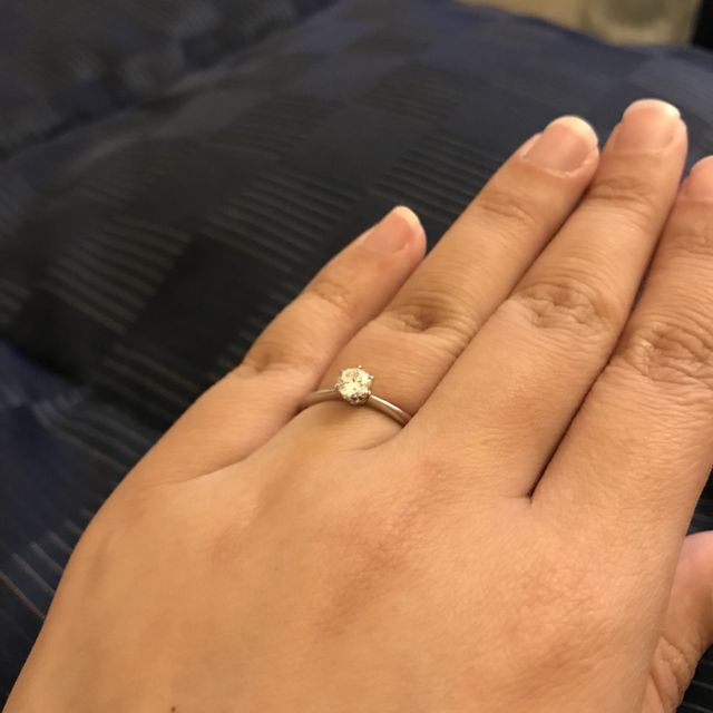 【アイプリモ(I-PRIMO)の口コミ】 ダイヤモンドが引き立つシンプルなデザインを、すんなりとお勧めして下さ…