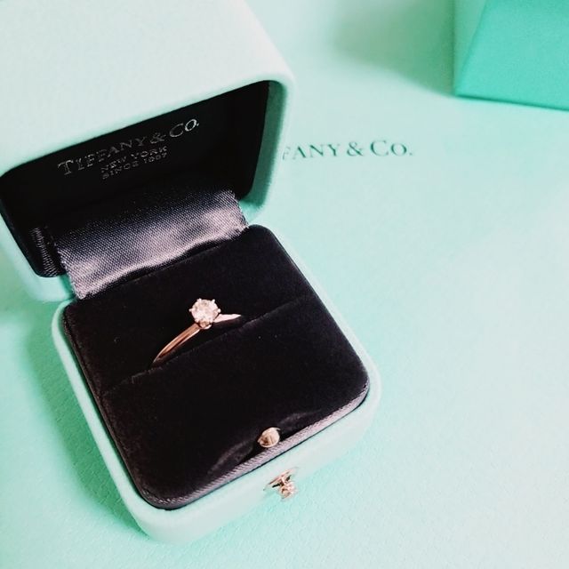 【ティファニー(Tiffany & Co.)の口コミ】 婚約指輪は絶対Tiffanyと決めていたので、ここ以外は考えていませんでした…