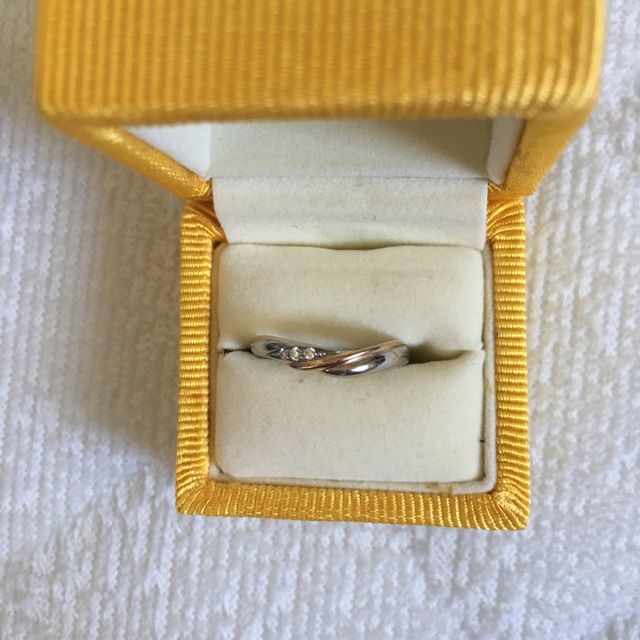 【ケイウノ ブライダル(K.UNO BRIDAL)の口コミ】 ダイヤからオーダーメイドできたところです。趣味が楽器演奏なので指輪の…