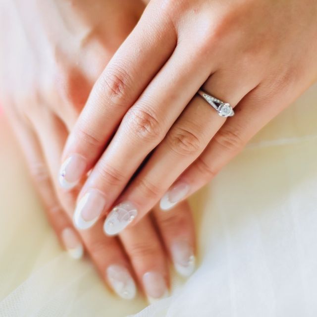 【ブルガリ(BVLGARI)の口コミ】 一生に一度しか貰えないエンゲージリングという事でインターネット、結婚…