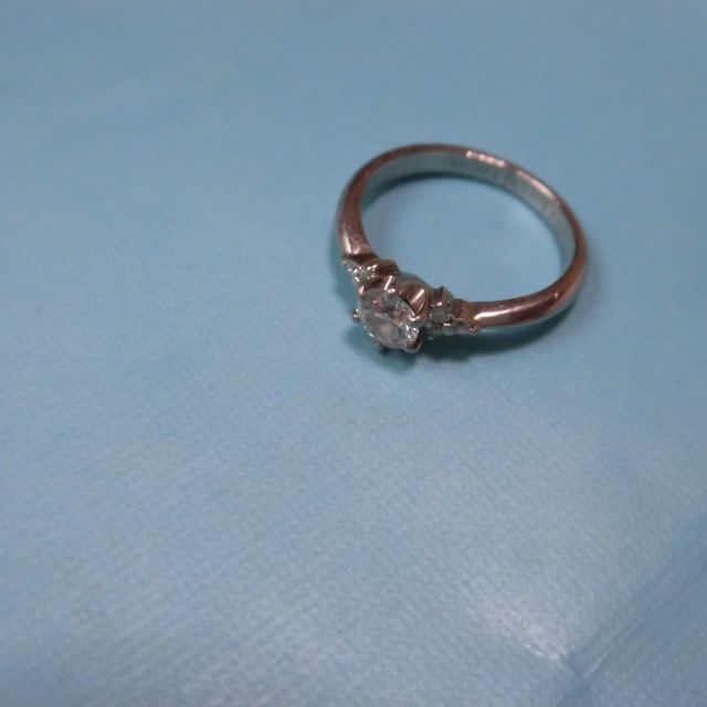 【ジュエリーツツミ(JEWELRY TSUTSUMI)の口コミ】 指輪の取り外しをするときに指にひっかからずスムーズなところが気にいっ…