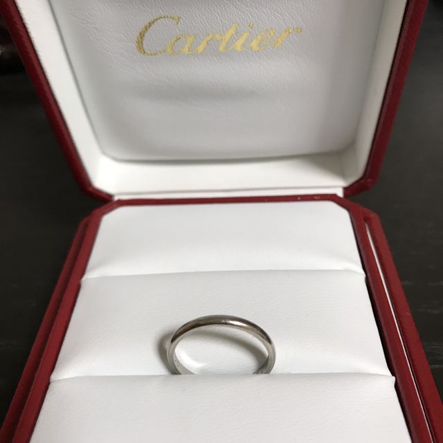 【カルティエ(Cartier)の口コミ】 結婚指輪は夫婦で毎日つける予定だったので、家事や仕事の邪魔にならない…