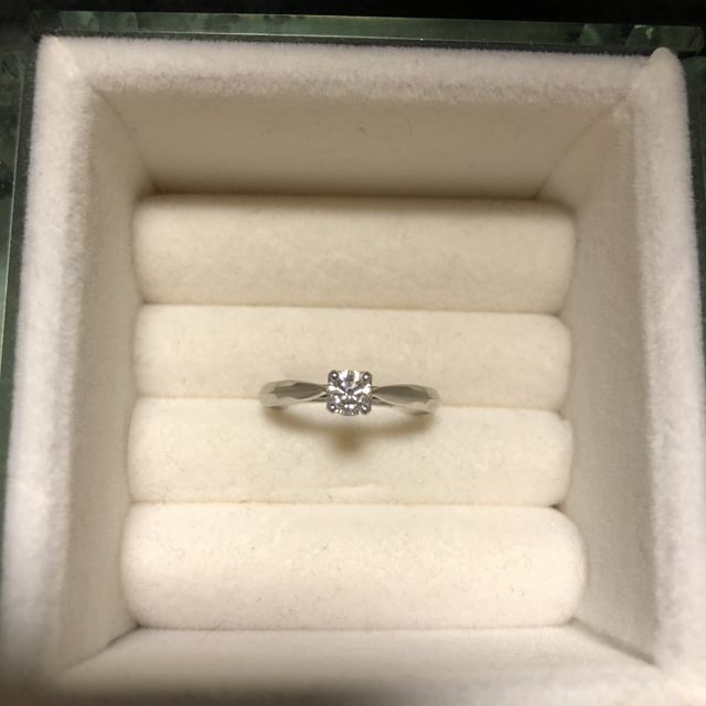 【アイプリモ(I-PRIMO)の口コミ】 奥さんがデザインを選び
私がルースを選びましたが
担当の方がデザインに…