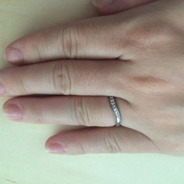 【エクセルコダイヤモンド(EXELCO DIAMOND)の口コミ】 派手さはなくよく手になじみますが、いくつか石がついているのでおしゃれ…