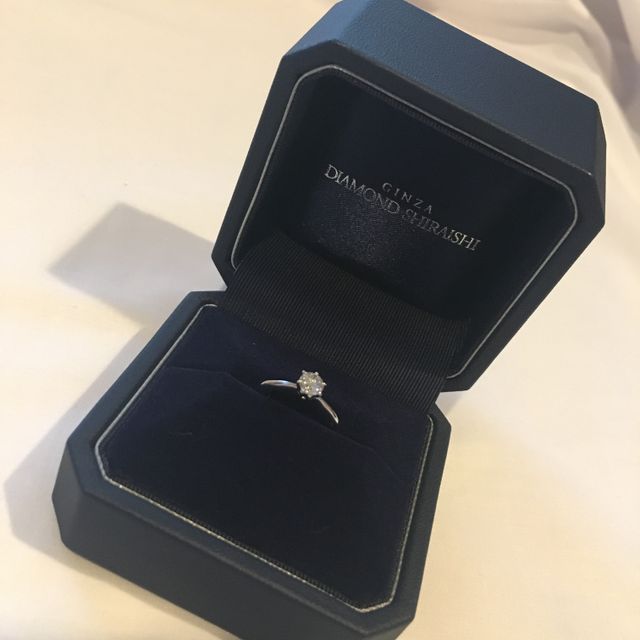 【銀座ダイヤモンドシライシの口コミ】 一言で言うと、しっくりきたからです。シンプルな一粒ダイヤを希望をして…