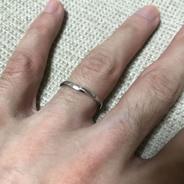 【俄(にわか)の口コミ】 妻が細めのリングを希望していたこともあり、色々な店舗を見て回りました…