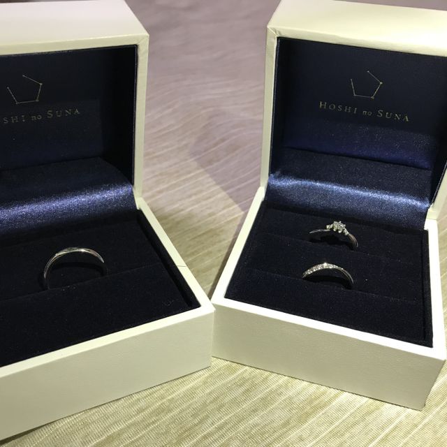 【HOSHI no SUNA 星の砂(ほしのすな)の口コミ】 一番は着け心地です。旦那も私も指輪を普段つける事があまりないため、ず…