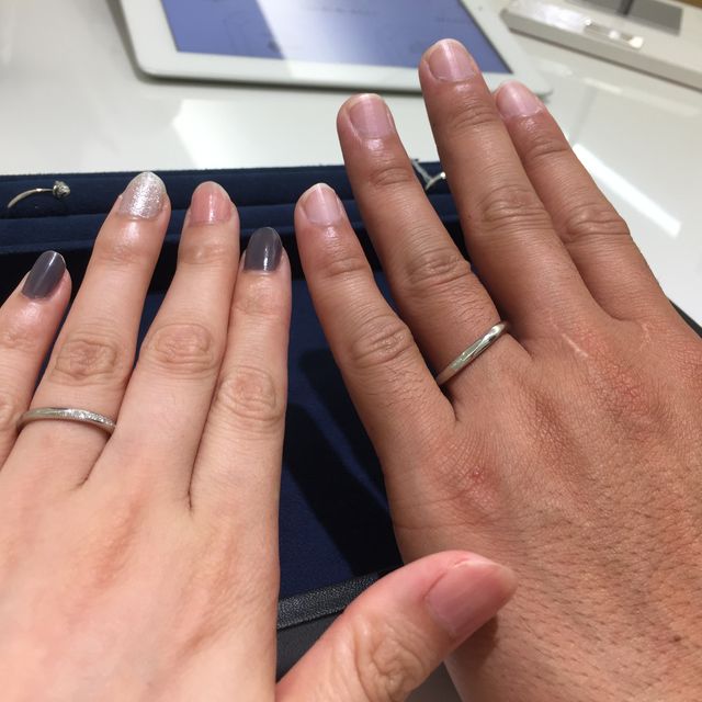 【4℃ BRIDAL(ヨンドシーブライダル)の口コミ】 シンプルで、ダイヤがとても綺麗に輝いていました。細めなリングが良かっ…