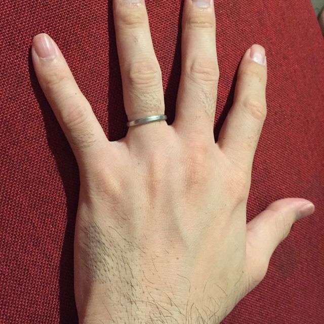 【アイプリモ(I-PRIMO)の口コミ】 仕事上あまり派手な結婚指輪はつけられないのでシンプルなデザインを探し…