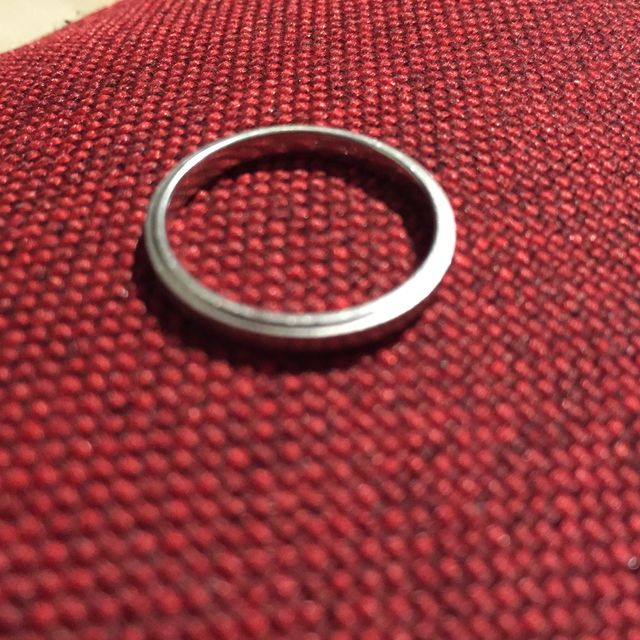 【アイプリモ(I-PRIMO)の口コミ】 仕事上あまり派手な結婚指輪はつけられないのでシンプルなデザインを探し…