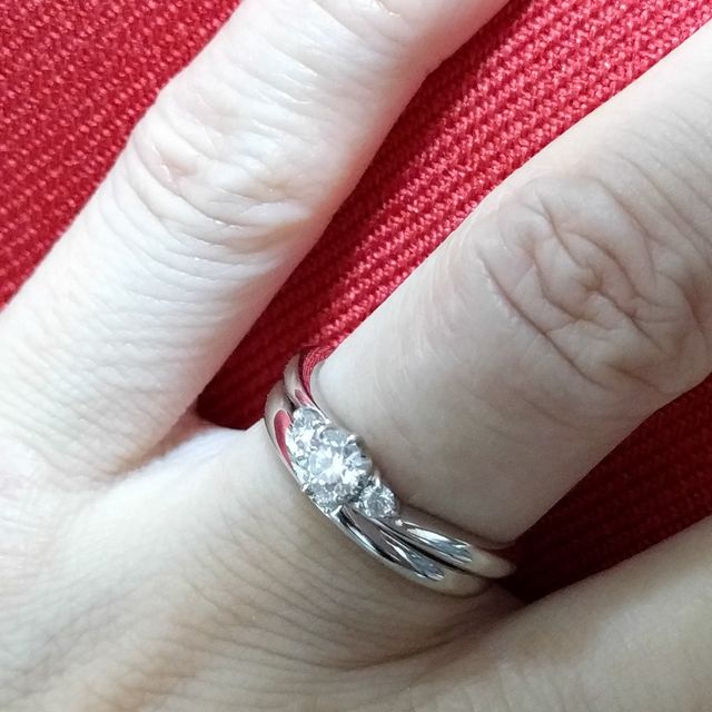 【ラザール ダイヤモンド(LAZARE DIAMOND)の口コミ】 婚約指輪をラザールさんで作ってもらって、とても気に入ったので、結婚指…