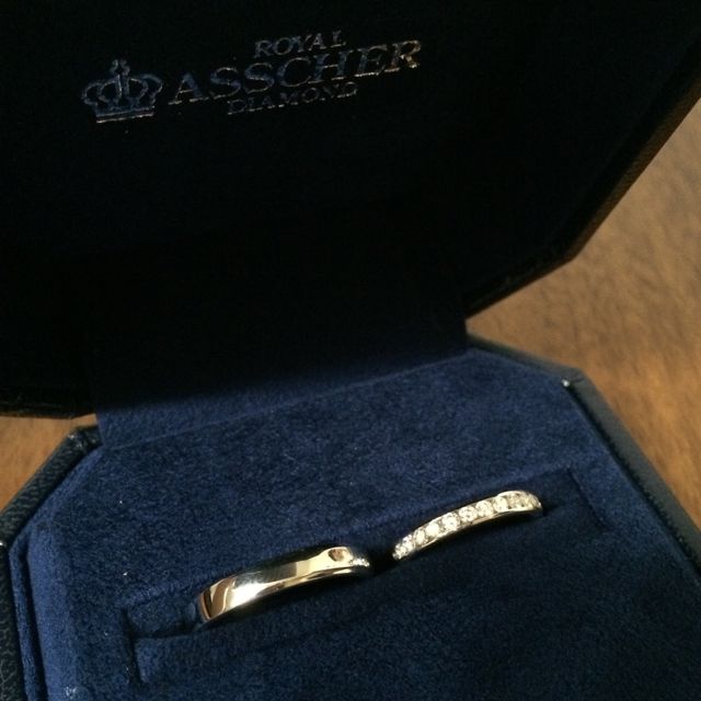 【ROYAL ASSCHER(ロイヤル・アッシャー)の口コミ】 エタニティリングにすることは決めてましたが、金額の兼ね合いからハーフ…