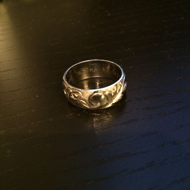 【Wailea(ワイレア)の口コミ】 普通の結婚指輪では、なんだか物足りなさを感じていて、ハワイ好きの妻に…