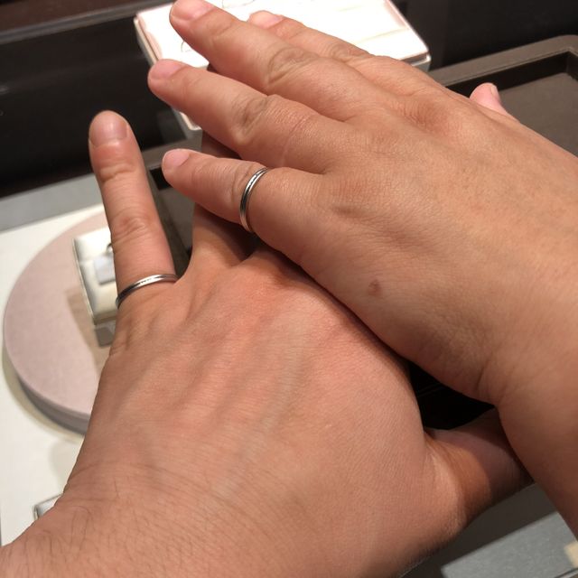 【アイプリモ(I-PRIMO)の口コミ】 結婚指輪購入前に2人でしていたペアリングとほぼ同じデザイン。シンプルで…