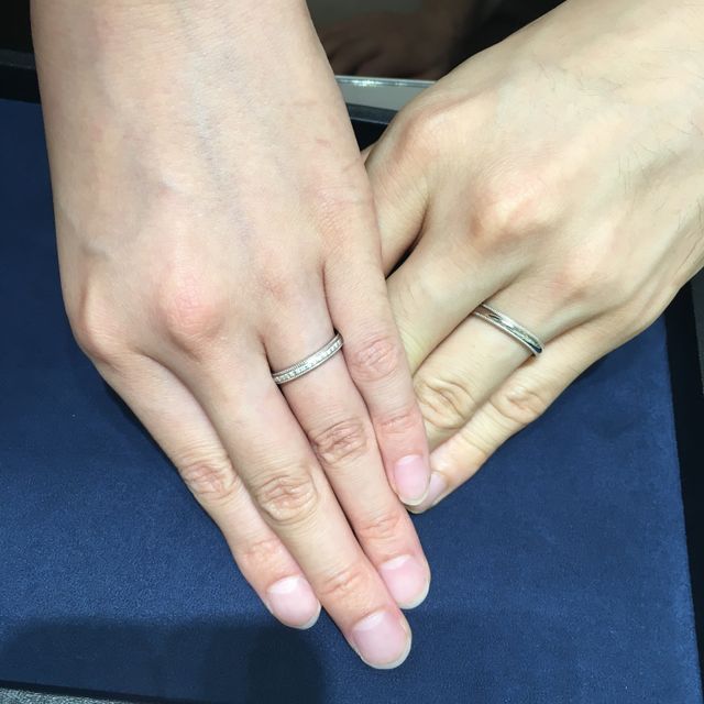 【ラザール ダイヤモンド(LAZARE DIAMOND)の口コミ】 どのブランドを見ても男性用の指輪はシンプルなデザインが多かったので、…