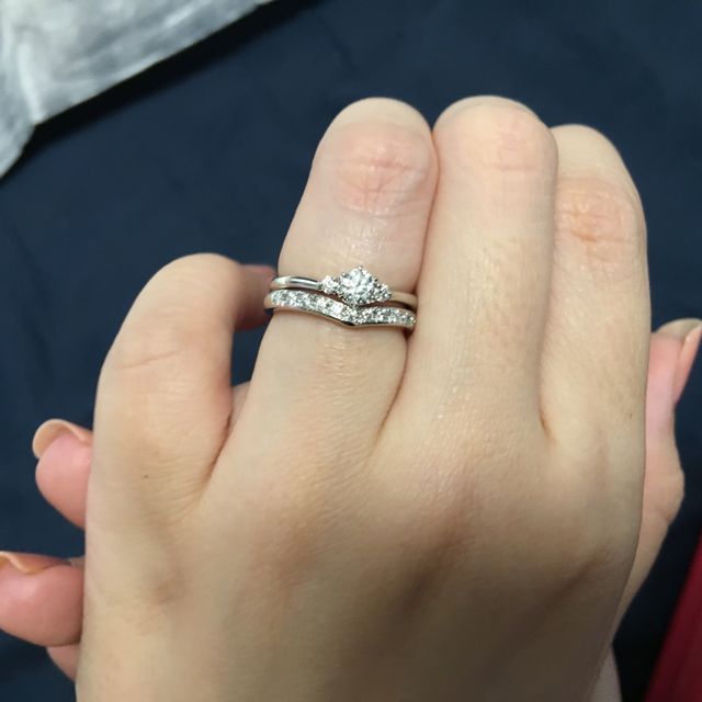 【銀座ダイヤモンドシライシの口コミ】 彼女が婚約指輪＋結婚指輪を希望しており、予算に合わせたダイヤモンドの…