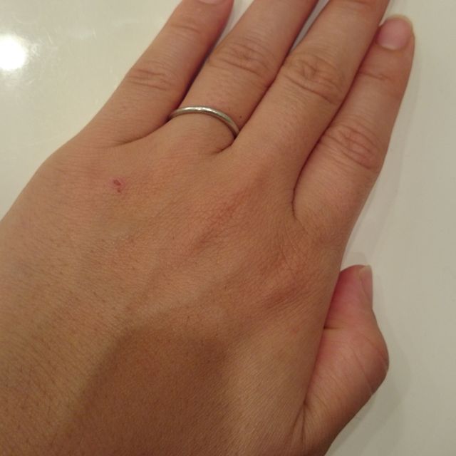 【ケイウノ ブライダル(K.UNO BRIDAL)の口コミ】 まず一目でデザインが気に入りました。ストレートではない点、細身(太すぎ…