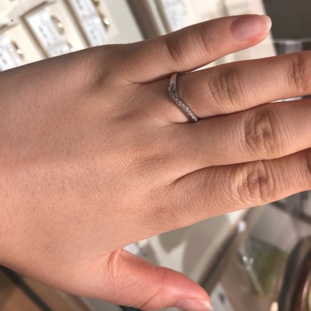 【CHARMY(チャーミー)の口コミ】 プラチナのしっかりとした存在感と耐久性が決め手となりました。長く着け…