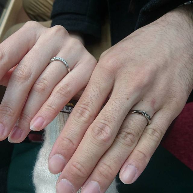 【カオキ　ダイヤモンド専門卸直営店の口コミ】 リングの種類が豊富にあり、ウェーブ形の指輪を中心に見る事ができた。
夫…