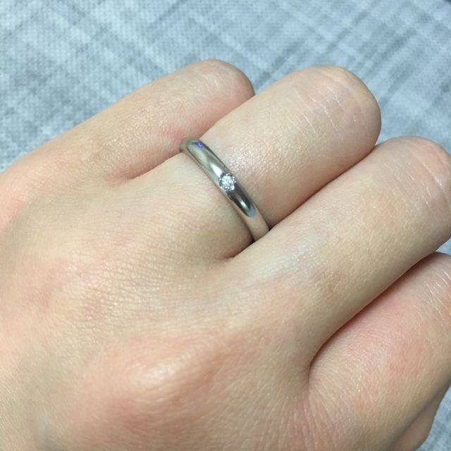 【銀座ダイヤモンドシライシの口コミ】 素敵なデザインが沢山ありましたが、最終的につけ心地とシンプルさを優先…