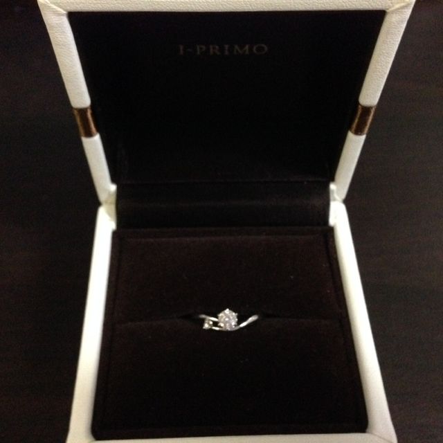 【アイプリモ(I-PRIMO)の口コミ】 こちらの商品は星座をモチーフに作られていて、とてもロマンチックだと感…